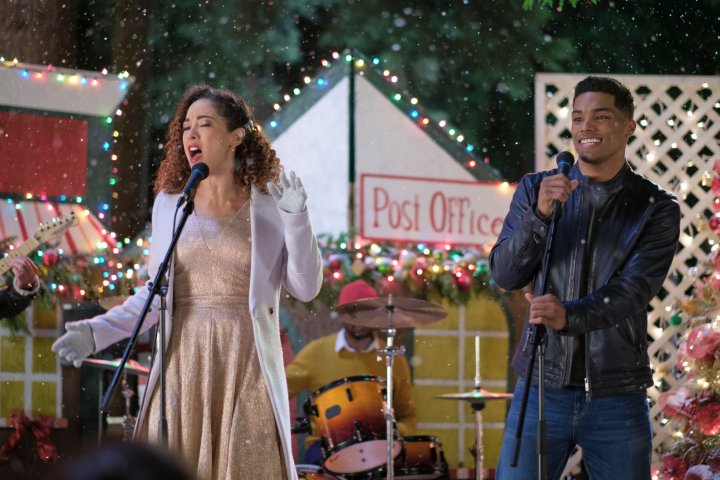 22378-on-location-a-christmas-duet