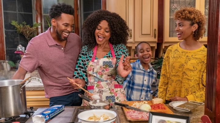 caroles-christmas-photo-3-1014x570