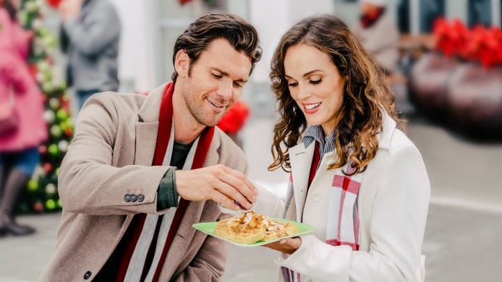 random-acts-of-christmas-desktop-2048x1152