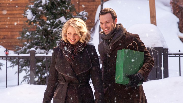 a-storybook-christmas-desktop-2048x1152