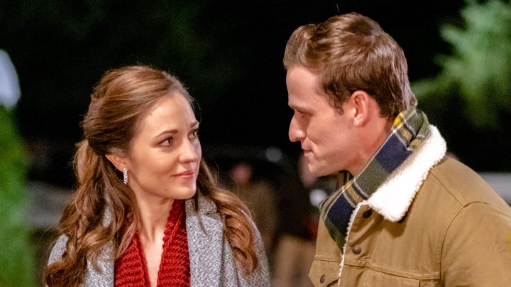 ahomecomeingfortheholidays